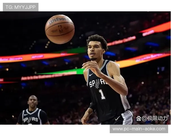 圣诞大战马刺对雷霆，文班亚马与亚历山大对决